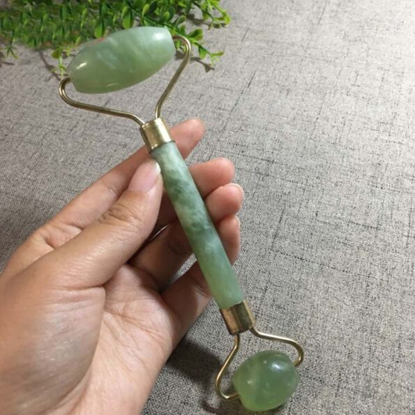 2-in-1-Green-Roller-and-Gua-Sha-Tools-Set-by-Natural-Jade-Scraper-Massager-with-5.jpg